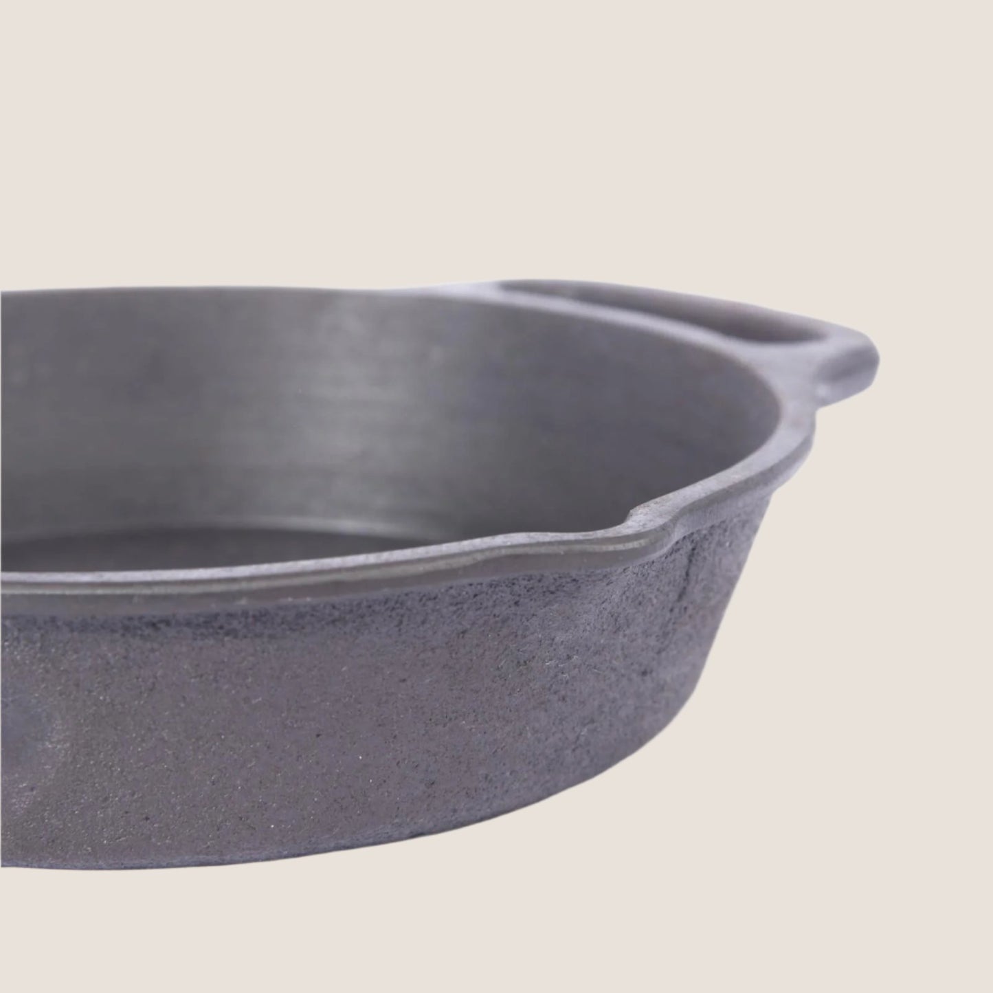 Cast iron Preseasoned Pan - 25 cms