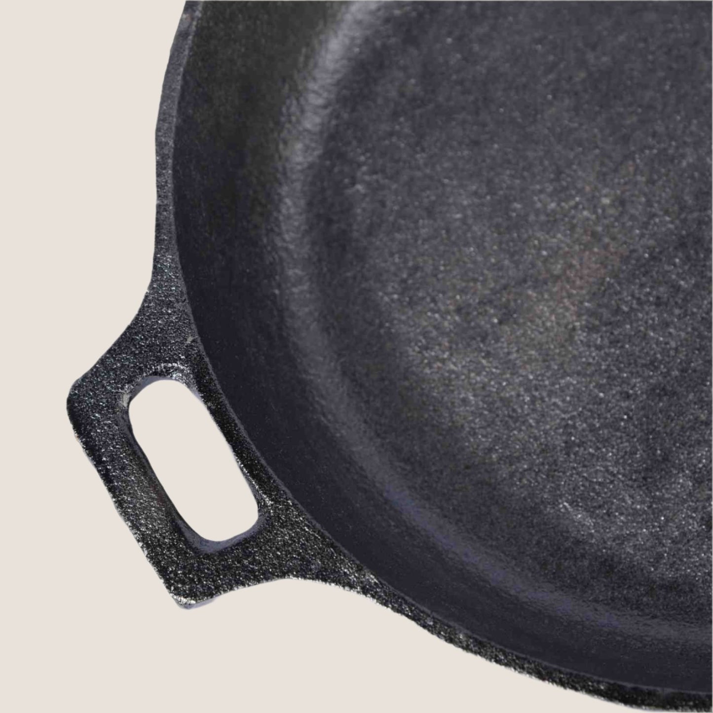 Cast Iron Pan with handle - 25cms