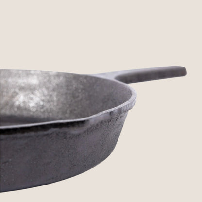 Cast Iron Pan with handle - 25cms